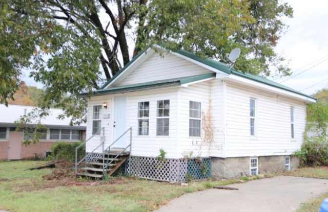 212 W Central Miami, OK photos photos