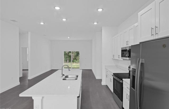 205 Australian Dr Gallery 3