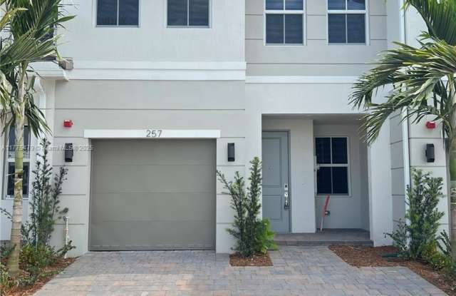 257 SW 170th Ave photos photos
