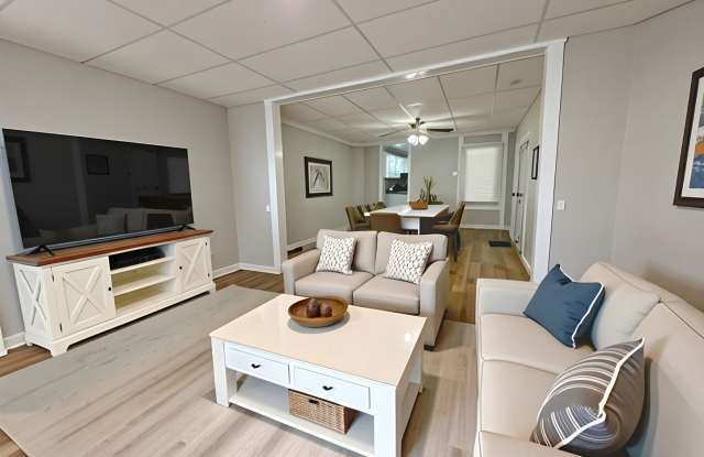 2 Bedroom 1.5 Bathroom w/Bonus Room in York! photos photos