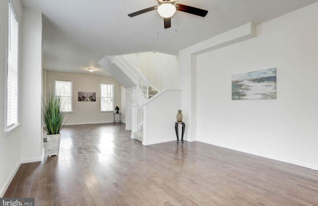 2820 HAMILTON AVENUE Gallery 3