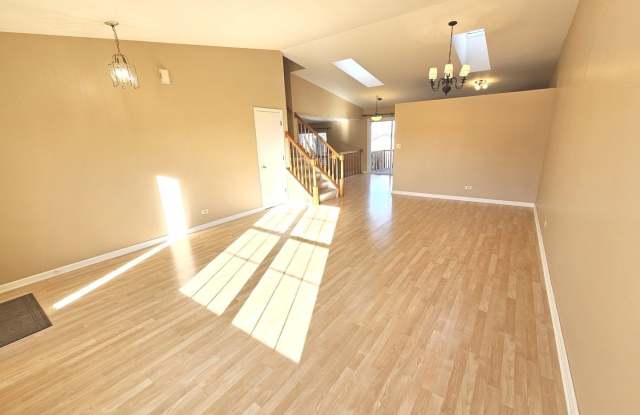 2315 N MEADOWS Lane Gallery 2