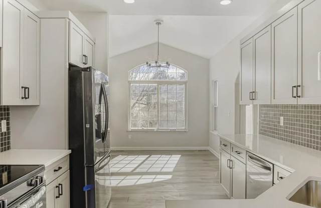 1966 Hillside Place Gallery 4