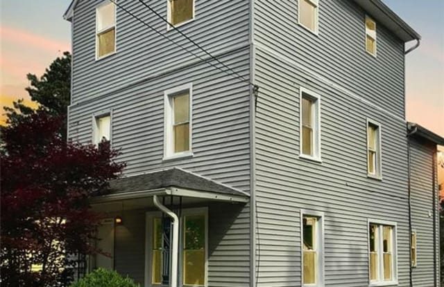 15 Crofut Place - 15 Crofut Place, Danbury, CT 06810