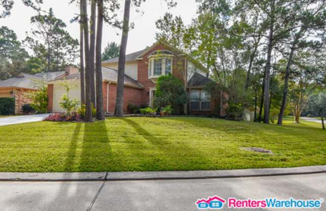 174 N Village Knoll Cir - 174 North Village Knoll Circle, The Woodlands, TX 77381