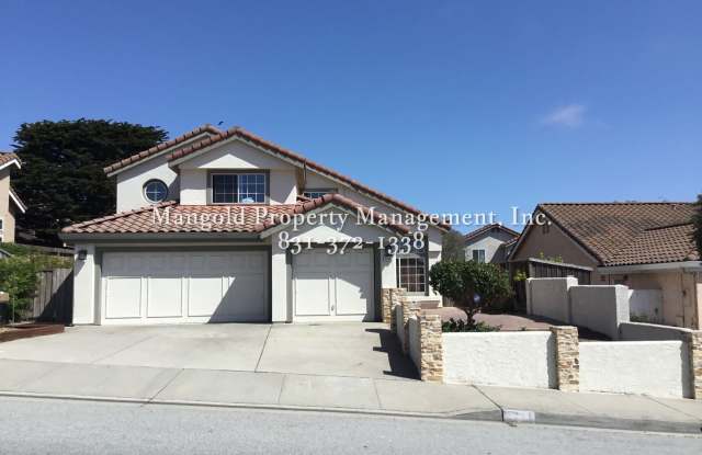 Beautiful Two Story 4 Bed, 3 Bath Home Gallery 1