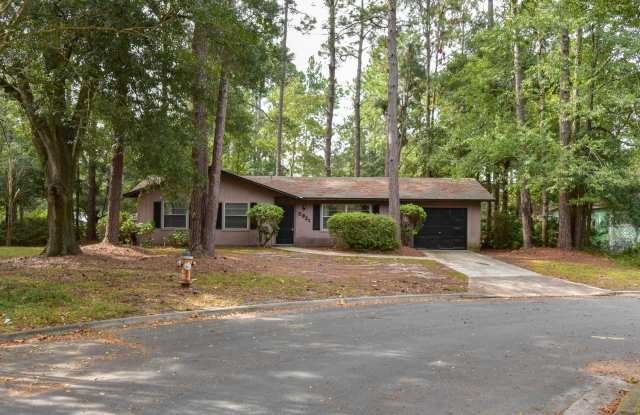 Recently Renovated 3B/2B Home in Northwood Pines photos photos