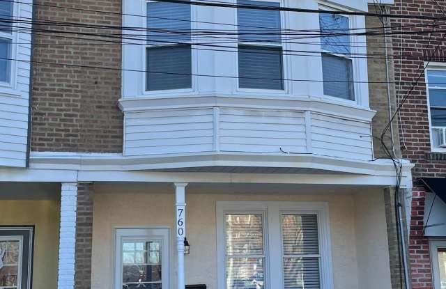 760 W RAILROAD Avenue photos photos