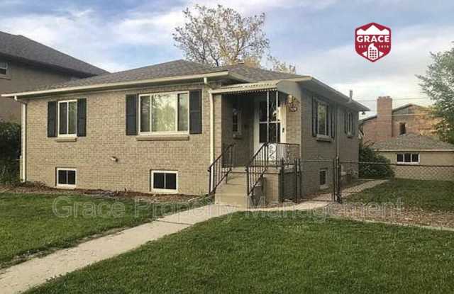 2620 S York St photos photos