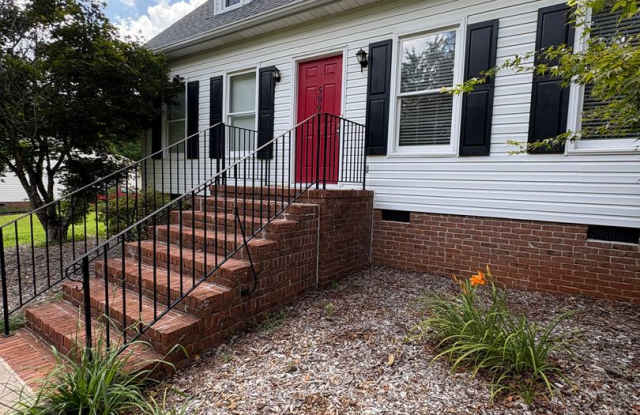 Lovely 3 Bedroom 2 Bath Home in Easley!! photos photos