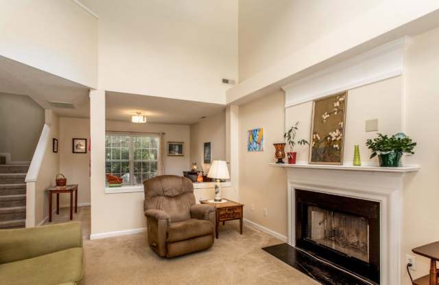 Available 12/01/2026! Beautiful 3 bedroom home in the Leesville area! Gallery 4