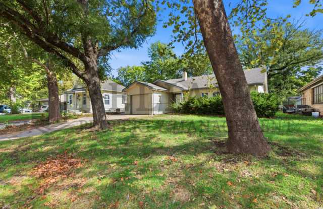 1542 North Salina Avenue Gallery 2