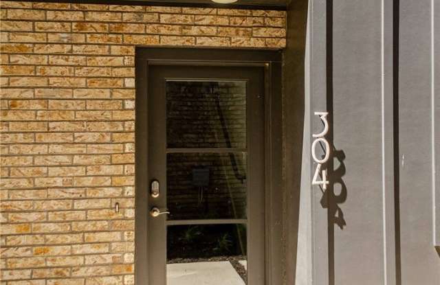 304 SE G Street Gallery 1