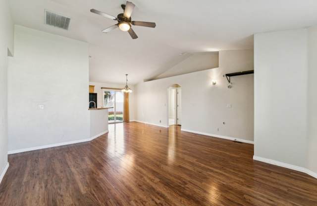 715 New East Rockrose Court Gallery 4