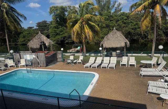 3211 SW 44th St photos photos