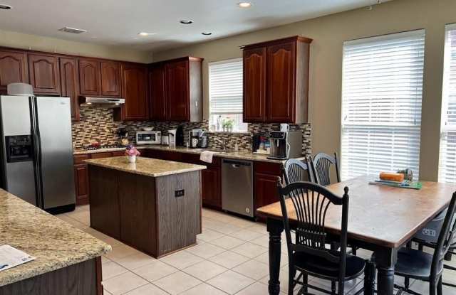 5806 Southampton Drive Gallery 2