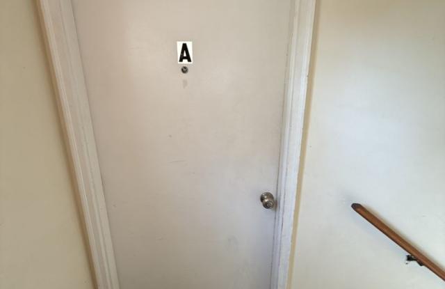 Charming 2-Bedroom, 1.5-Bath Unit in Blue Springs Gallery 4