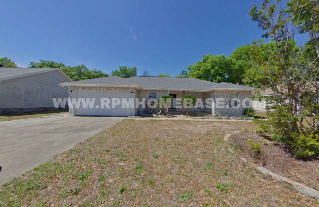 Crestview Charm: 4 Bedroom Home with Hard Floors and Fenced Yard! photos photos