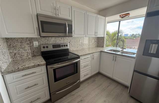 9410 W Flagler St photos photos