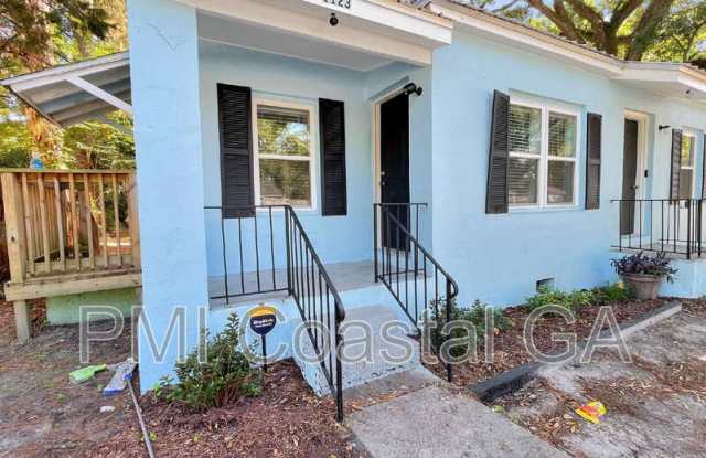 1123 E 53rd St photos photos