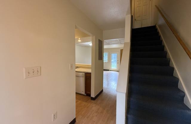 Biscayne/Sarasota 2 Bedroom Townhome on W. College Ave. Gallery 4
