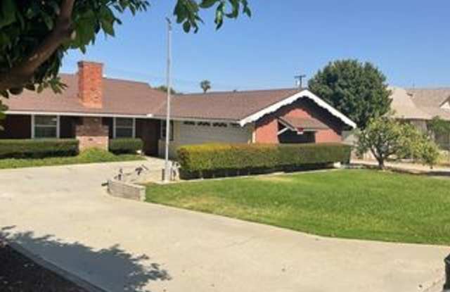 5 bed 2 Bathroom in Riverside photos photos