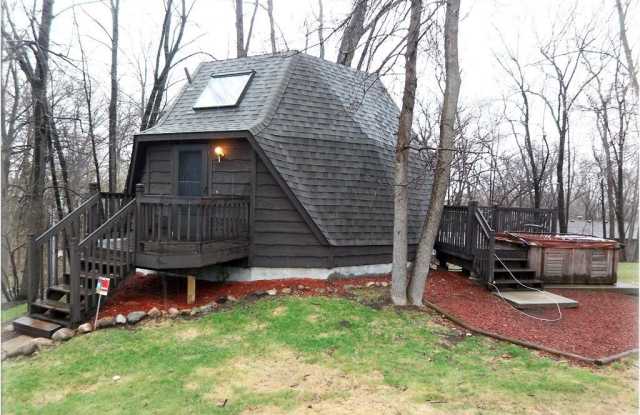 5900 Goldenrod Lane N Gallery 1