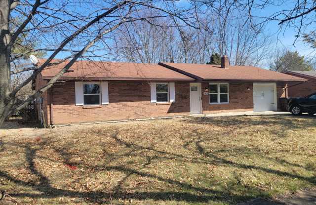 3 BDR Ranch w/ Fenced yard, laundry, garage + more photos photos