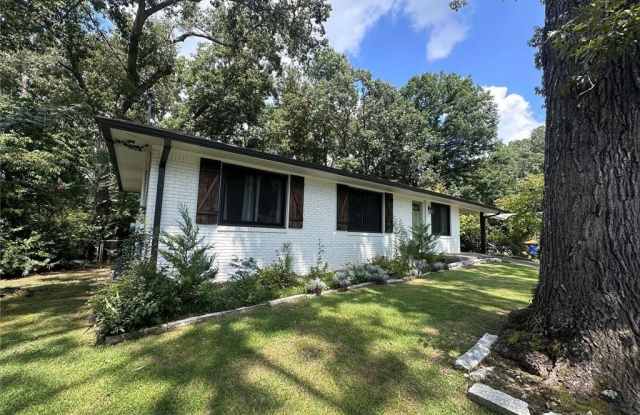 2498 Lakewood Drive NW Gallery 1