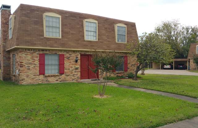 1901 W Shields Dr photos photos
