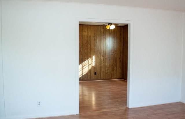 1907 Columbus Avenue Gallery 4