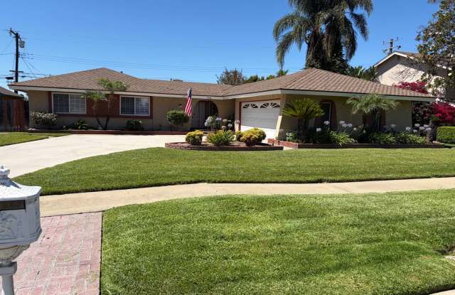 Spacious Single Family Home with Yard photos photos Spacious Single Family Home with Yard photos photos