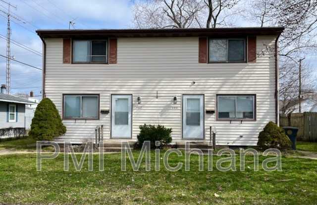 4414 Huron Cir photos photos