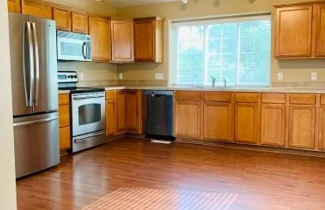 Wonderful Elkhorn Property in Quail Run Gallery 3