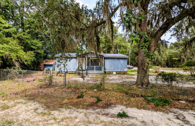 955 Hollywood Dr Gallery 2