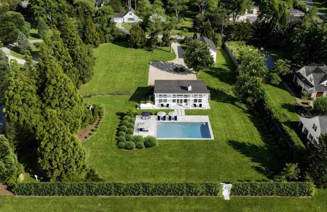 55 Peconic Ave Gallery 4