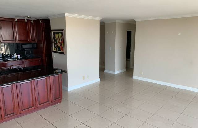 5400 E. The Toledo #309 Gallery 3