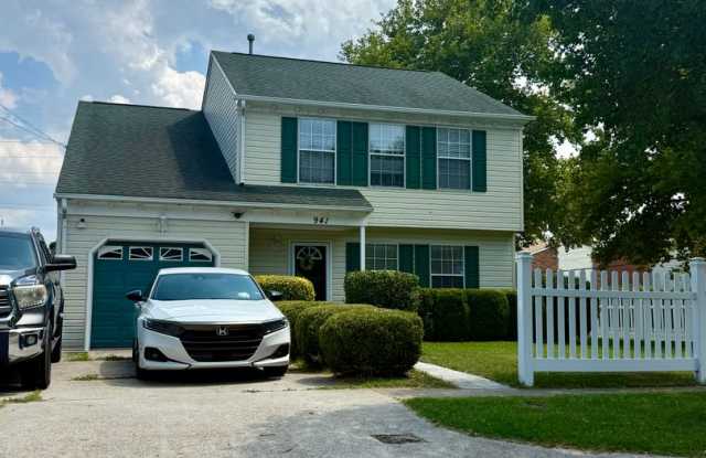 Updated 4-Bedroom Home with Fenced Yard – Pet Friendly! photos photos