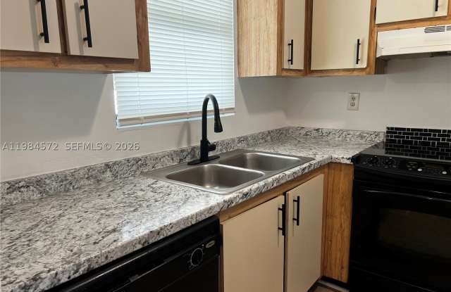 6001 Shakerwood Cir Gallery 3
