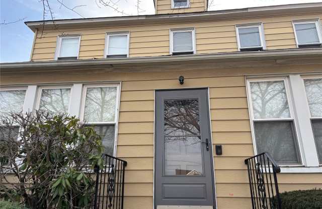 556 Broadway unit: 4 - 556 Broadway, Carle Place, NY 11514