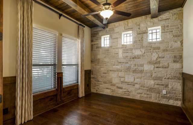 104 Woods Crossing Gallery 4