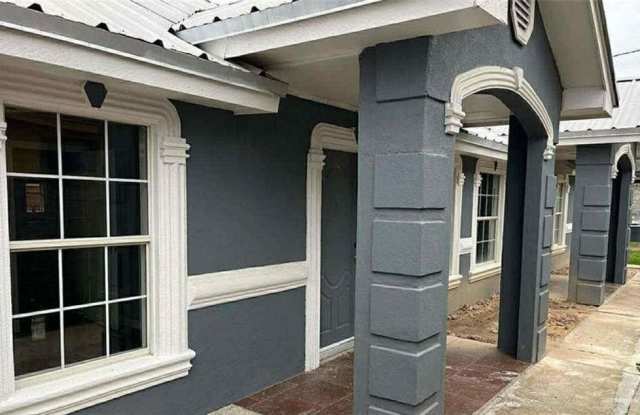 144 Redwood Road unit: 2 photos photos 144 Redwood Road unit: 2 photos photos