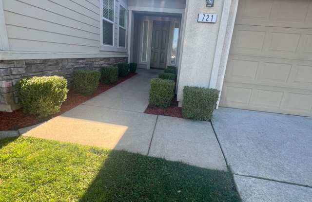 Elegant Single-Story 3-Bedroom Home in a Prime Central Location Gallery 3