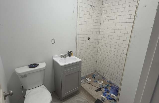 2828 West Meinecke Avenue Gallery 2