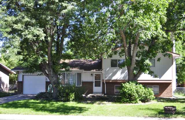 Close to CSU! 3 Bed Home with Fenced Yard & Garage photos photos