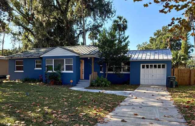 332 South Seneca Boulevard - 332 South Seneca Boulevard, Daytona Beach, FL 32114