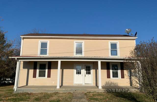 Gorgeous newly renovated apartment in Brookneal. Water, trash, lawncare included! photos photos
