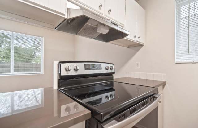 RENOVATED 1BD/1BA MILLWOOD APARTMENT | A/C | COVERED PARKING | PET FRIENDLY | AVAIL 9/1/26 Gallery 3