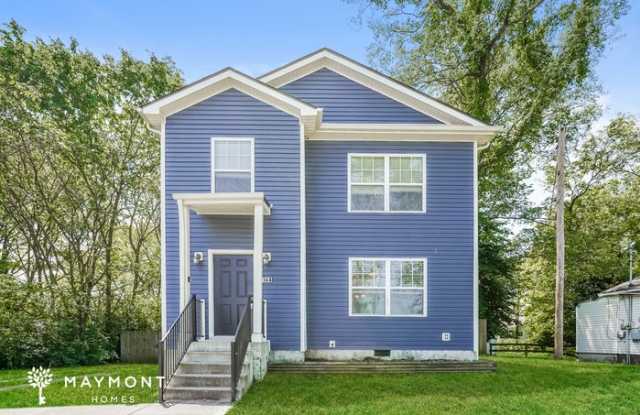 1144 East College Street photos photos