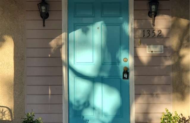 1352 Roycroft Avenue Gallery 2